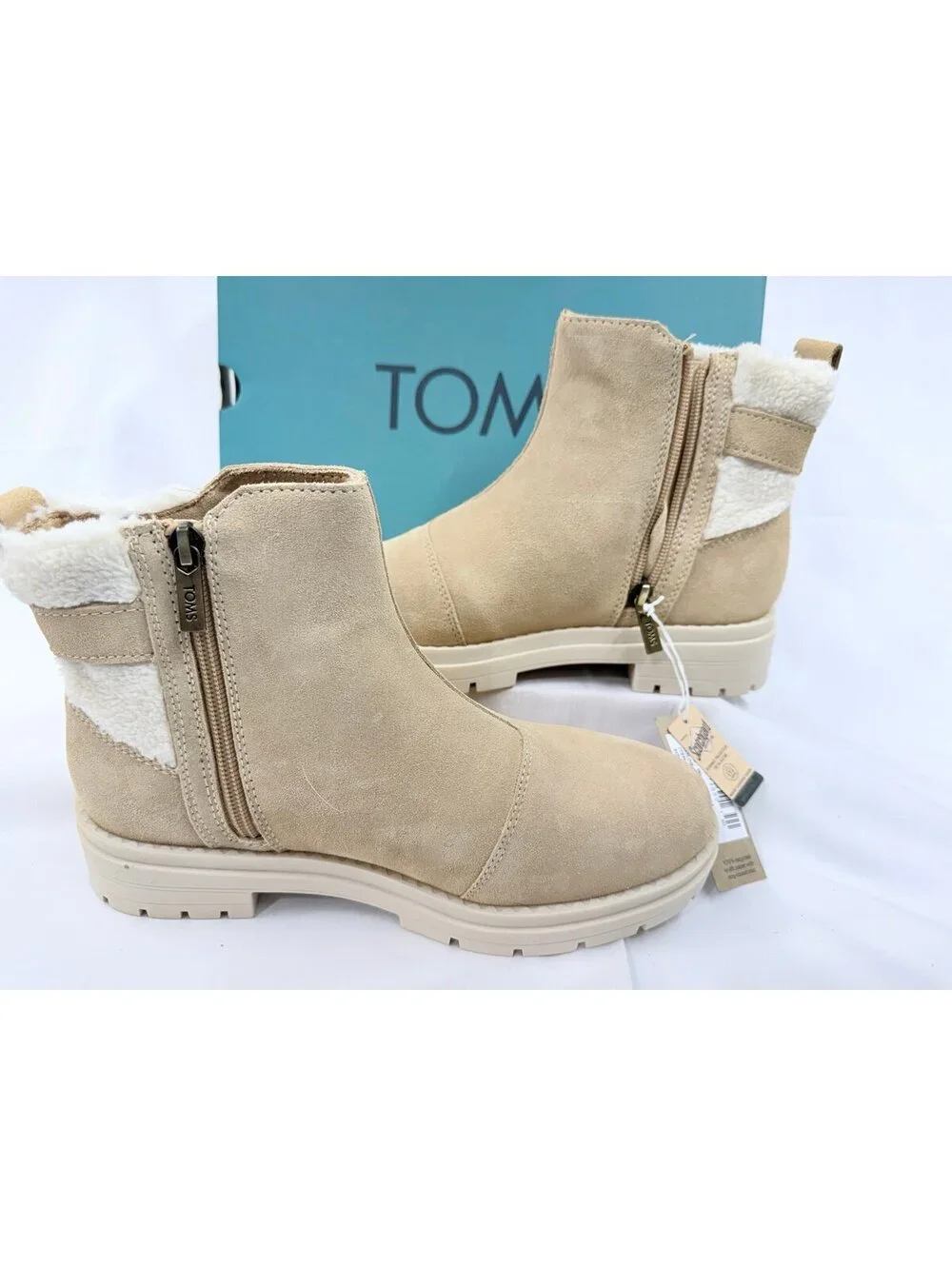 Women's Toms Astrid Lug Chelsea Boots size 6.5 NEW